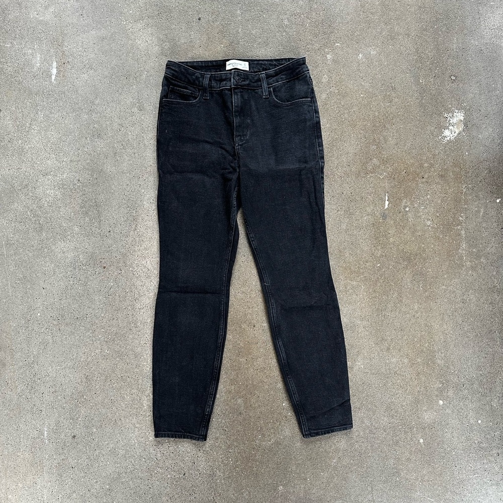 Abercrombie & Fitch The Skinny High Rise Jean in Black Size 27|4R Denim Casual